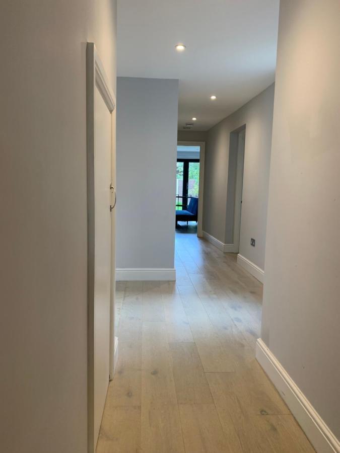 Апартаменты Wonderful 3 Bed Flat With Private Garden In Wimbledon - 1 The Queens Лондон Экстерьер фото