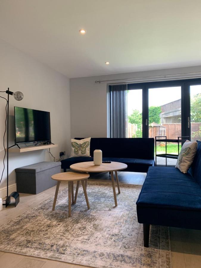 Апартаменты Wonderful 3 Bed Flat With Private Garden In Wimbledon - 1 The Queens Лондон Экстерьер фото